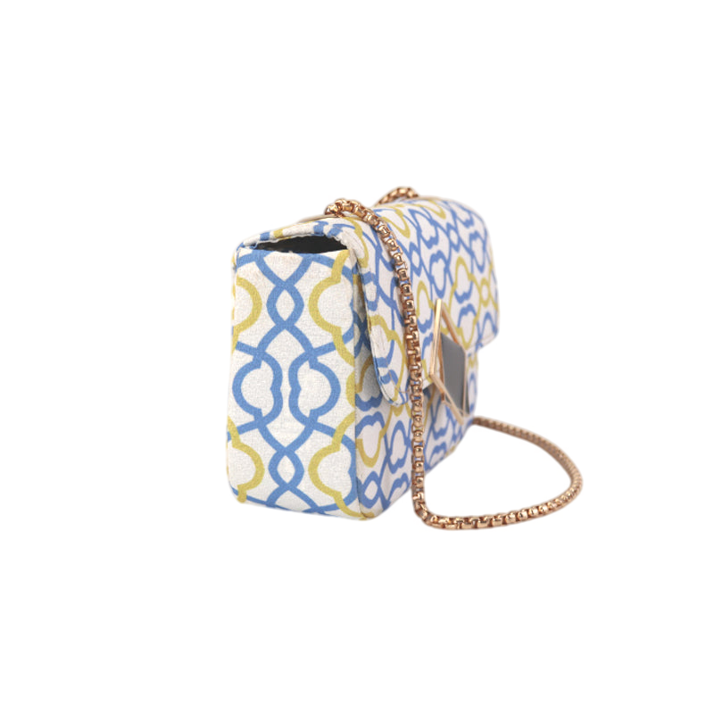 Geometric Crossbody Bag with Gold Chain and Black Square Buckle