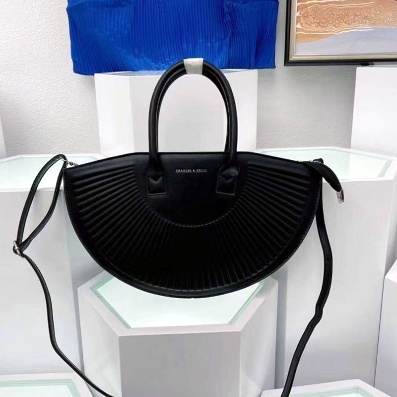Stylish and Spacious Handbag with Detachable Strap