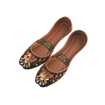 Shahi Punjabi Black Embroidered Khussa Jutti with Floral and Leaf Accents