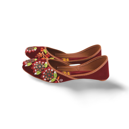 Women's Floral Embroidered Khussa Shoes  - Stylish and Comfortable for Any Occasion